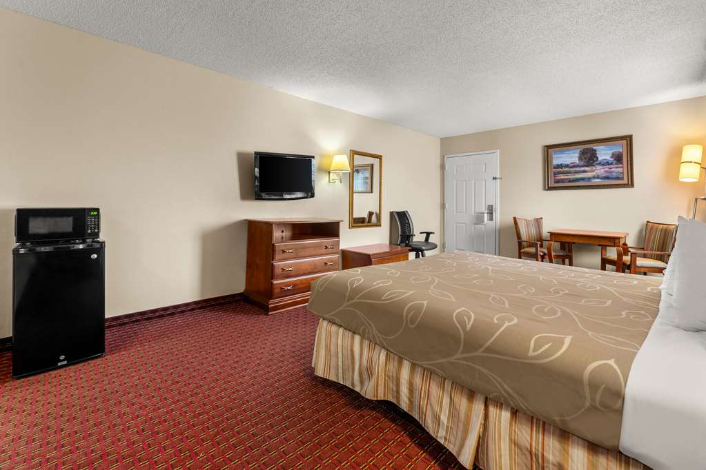 Americas Best Value Inn Montezuma - photo 14