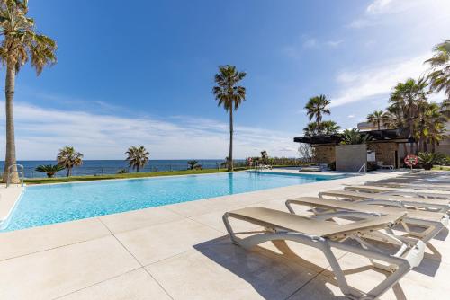 Modern frontline beach Estepona — 4-Star Luxury Hotel in Estepona, Spain