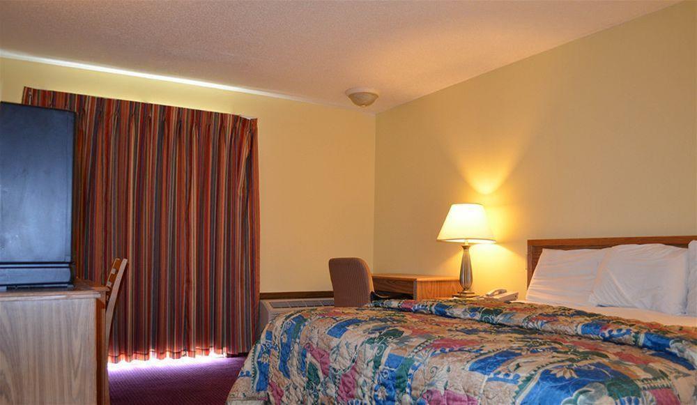 Travelodge Inn and Suites Muscatine - photo 6