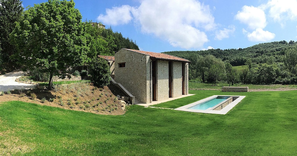 Molino dei Ciliegi Splendida villa in Umbria — 4-Star Luxury Hotel in San Venanzo, Italy