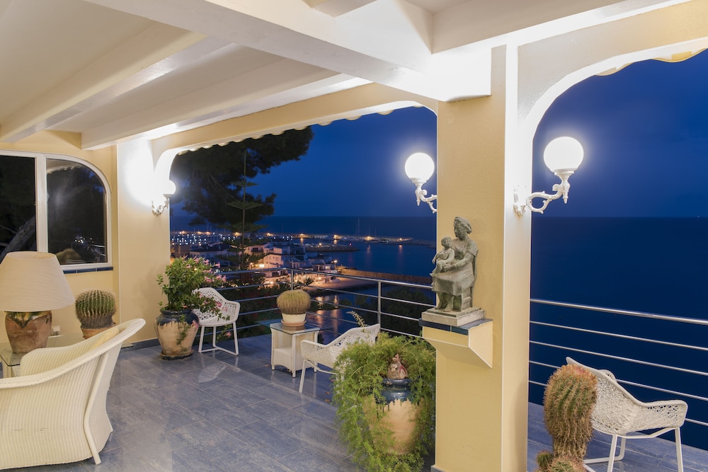 La estrella del mediterraneo — hotel in Roda De Bara