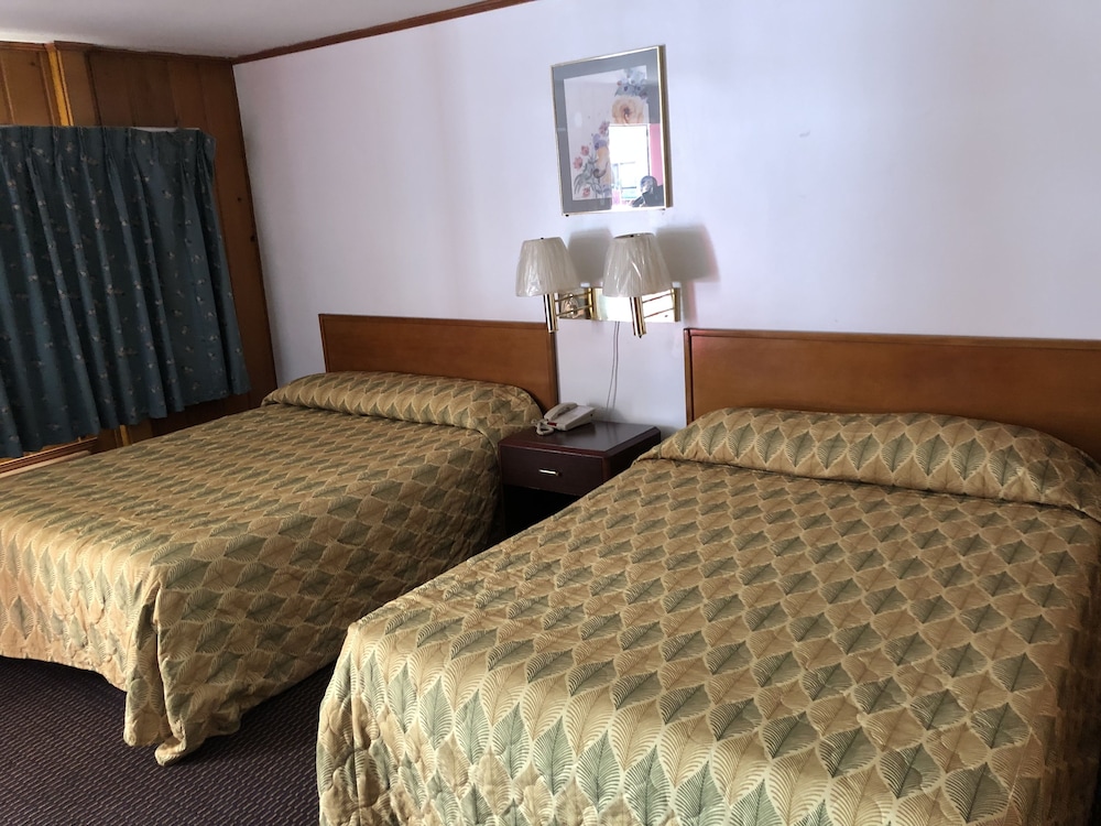 Sun 'N Snow Hotel - photo 36