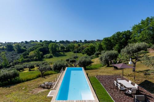 Luxury Retreat piscina da sogno — hotel in Cingoli