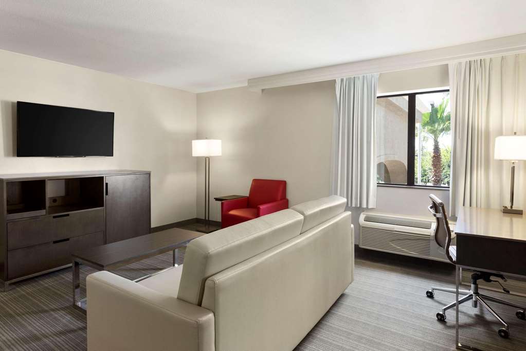 Country Inn & Suites by Radisson San Antonio Lackland AFB SeaWorld Area - photo 8