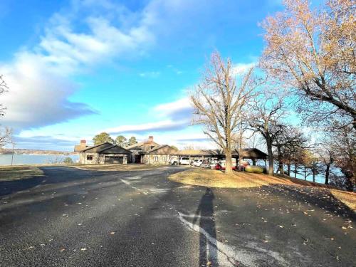 The Lodge at Stony Point — 4-Star Luxury Hotel in Jay, United States