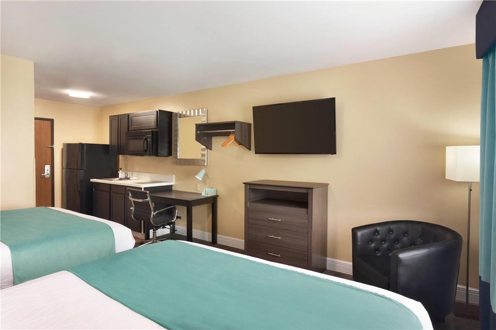 Hawthorn Suites by Wyndham St. Robert - photo 13
