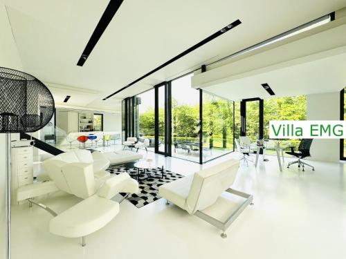 Einzigartige Luxus Design Villa EMG Warendorf nah Münster mit Garten direkt an der Ems bis max 10 Personen — 4-Star Luxury Hotel in Warendorf, Germany