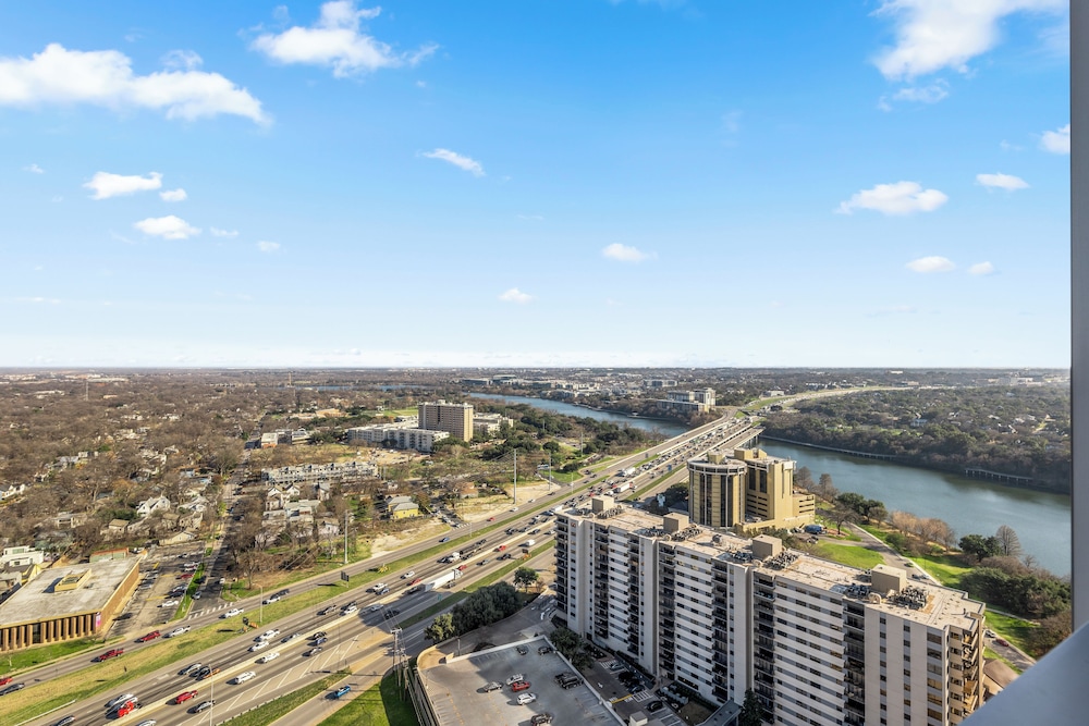 Austin Condo Hotel - photo 860