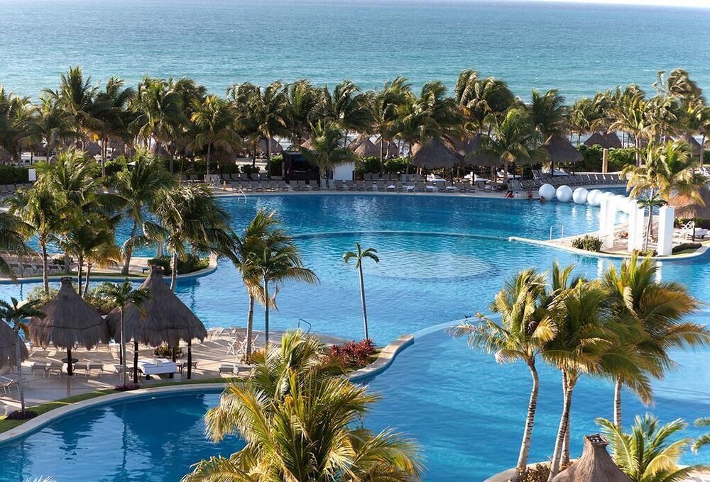 Grand Mayan Acapulco — 4-Star Luxury Hotel in Acapulco De Juarez, Mexico