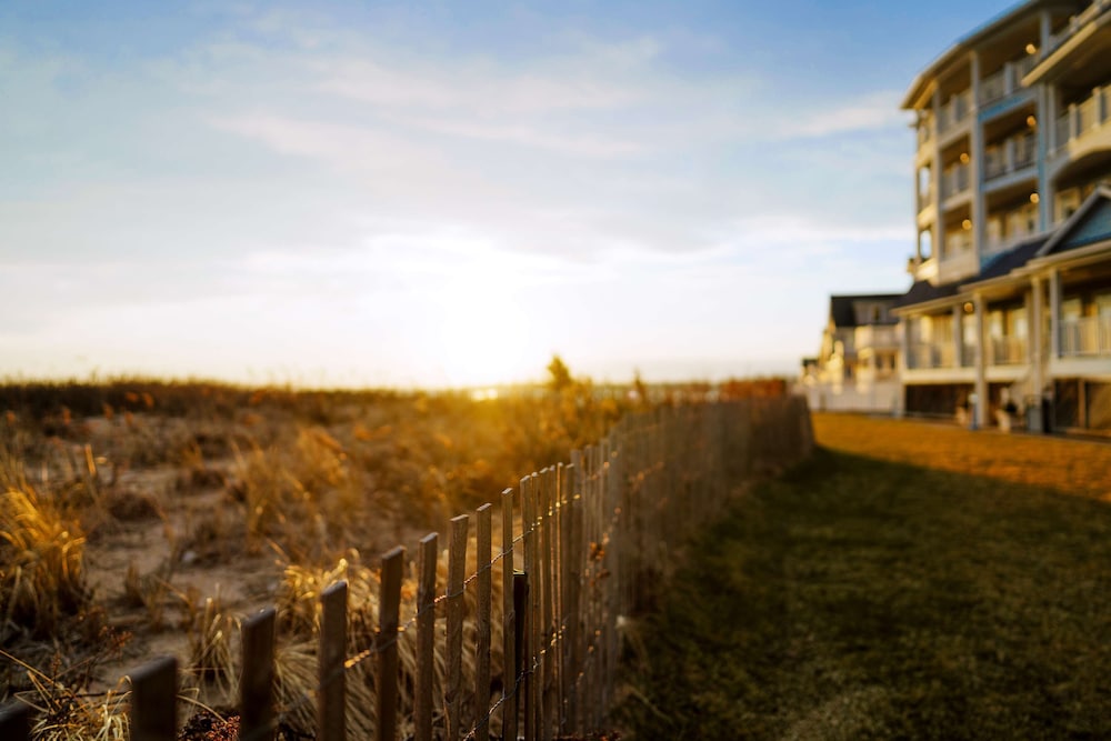 Madison Beach Hotel - photo 94