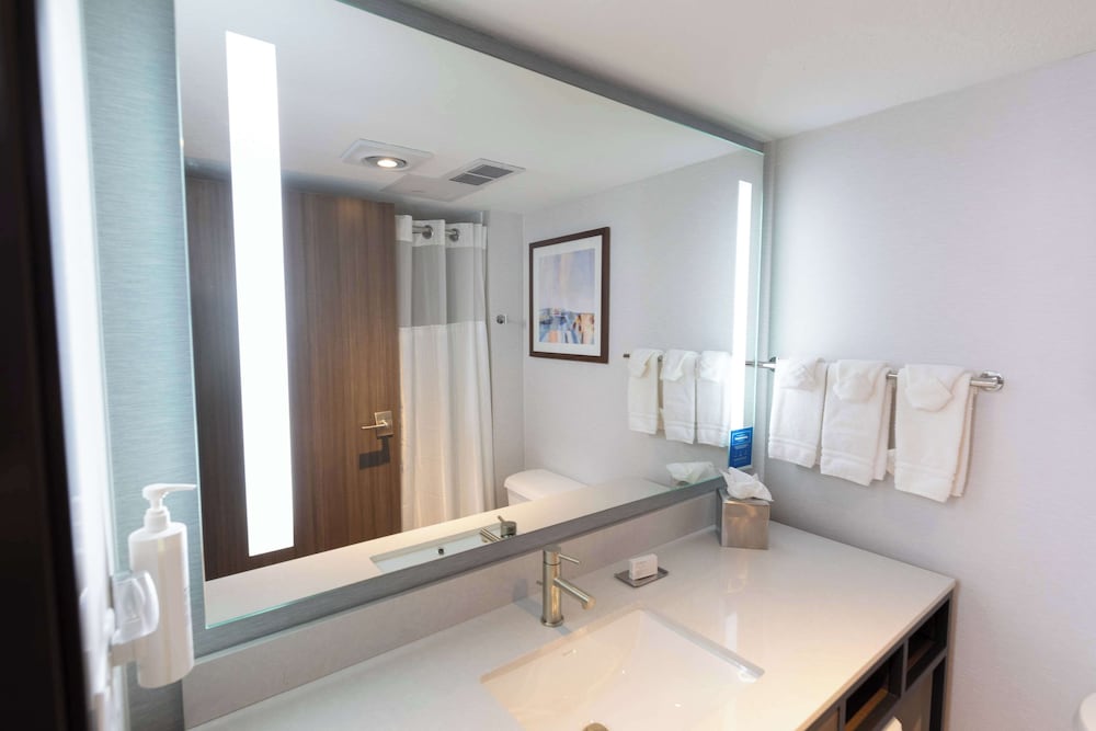 Hilton Garden Inn Des Moines Airport - photo 18