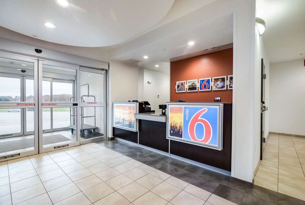 Motel 6 Poplar Bluff MO - photo 70