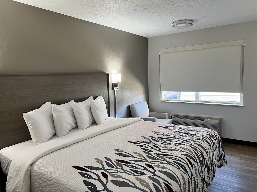 Deluxe Inn Georgetown - photo 9