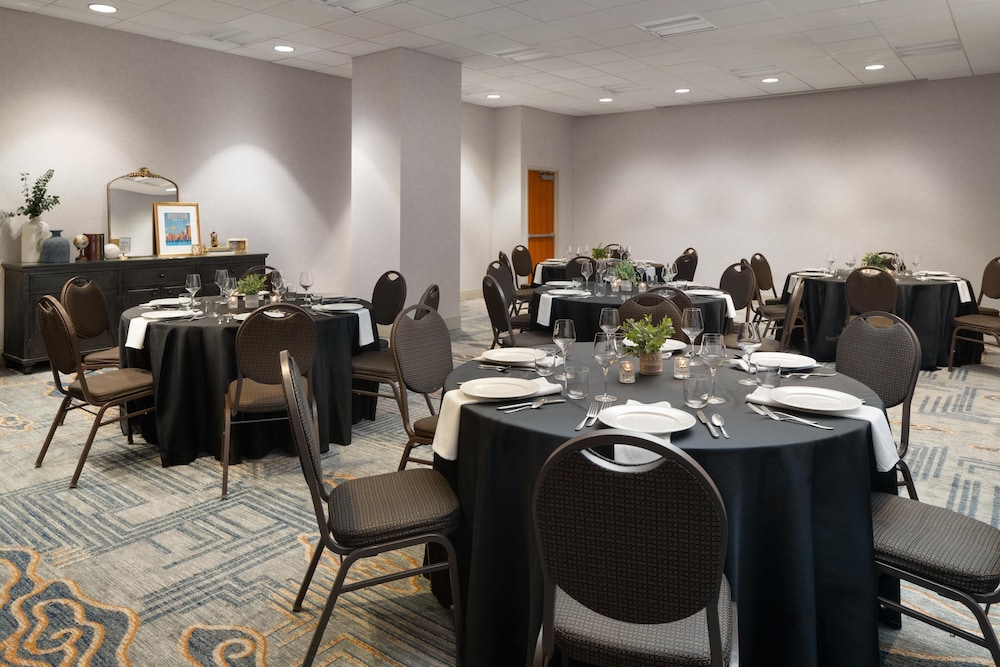 DoubleTree by Hilton Boston Downtown - photo 30