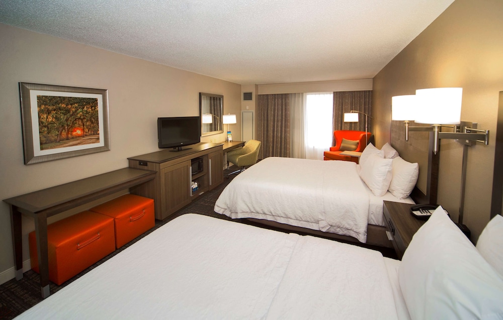 Hampton Inn & Suites Valdosta Conference Center - photo 53