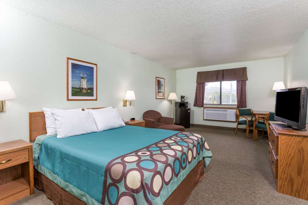 Super 8 by Wyndham Gallipolis Pt Pleasant Area - photo 9
