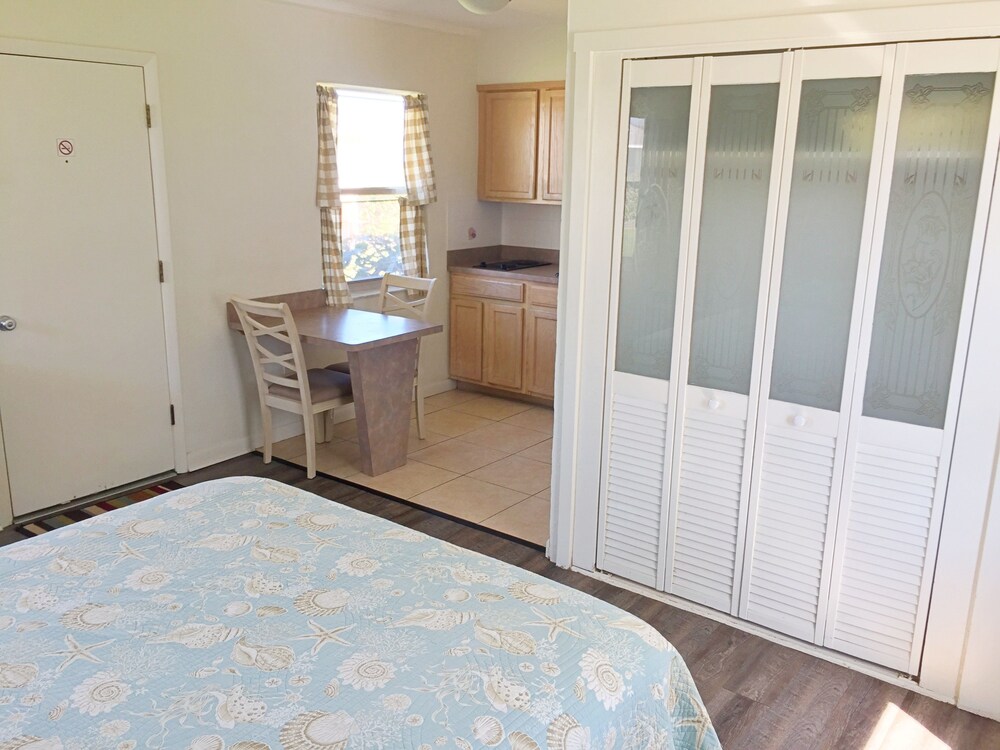 Surf Studio Beach Resort - photo 18