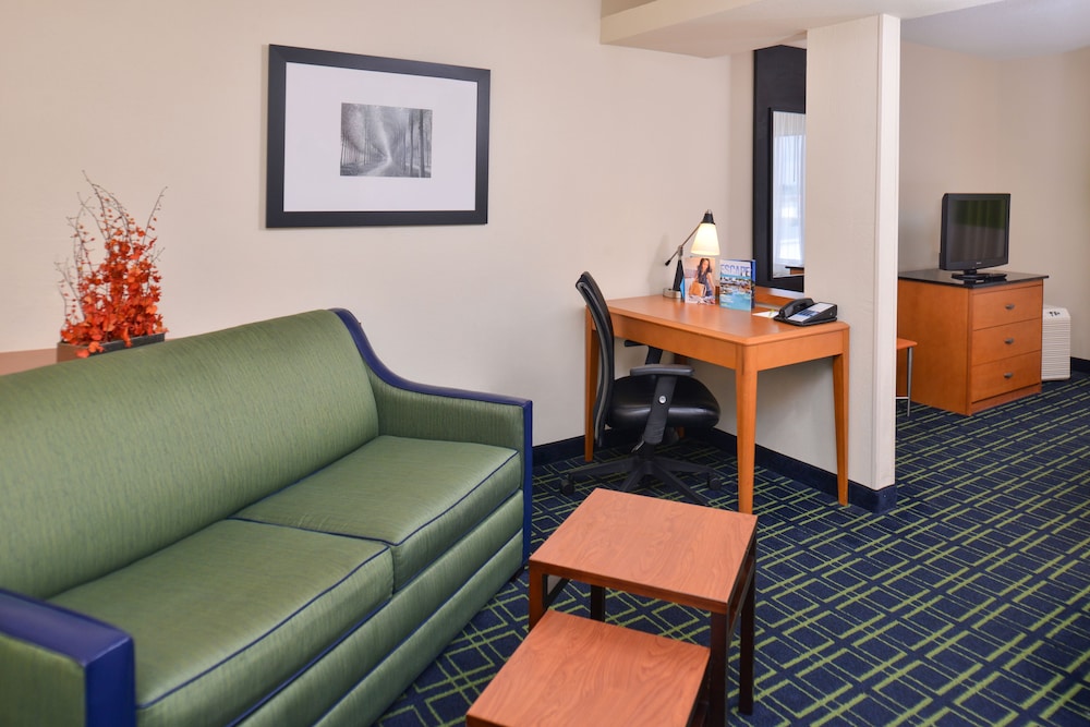 Fairfield Inn & Suites by Marriott Gulfport - photo 9