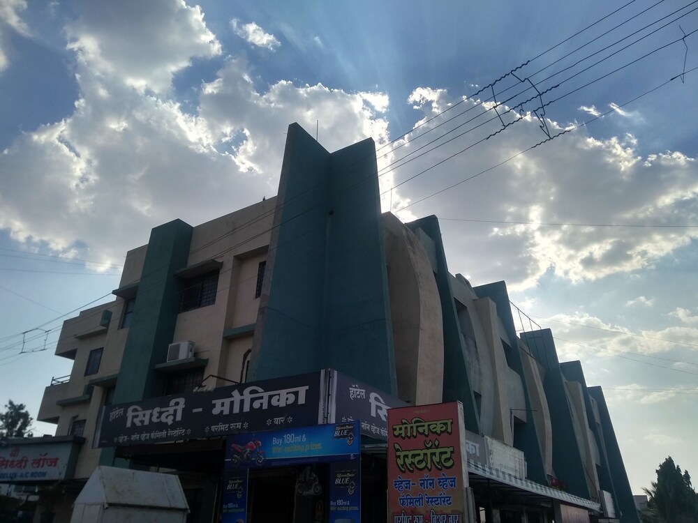 Hotel Monika Siddhi — hotel in Sasvad