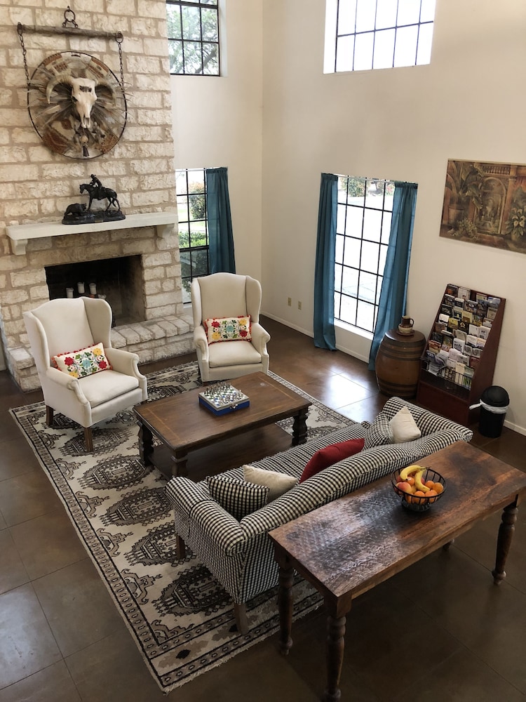 Windcrest Inn and Suites - photo 4