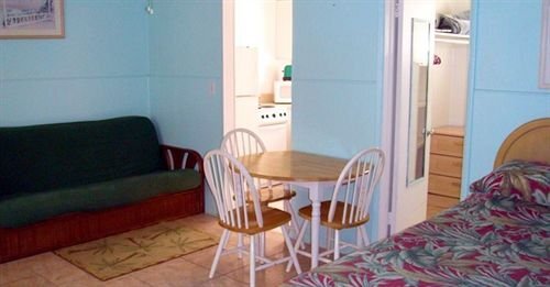 Sun And Surf Motel - photo 4