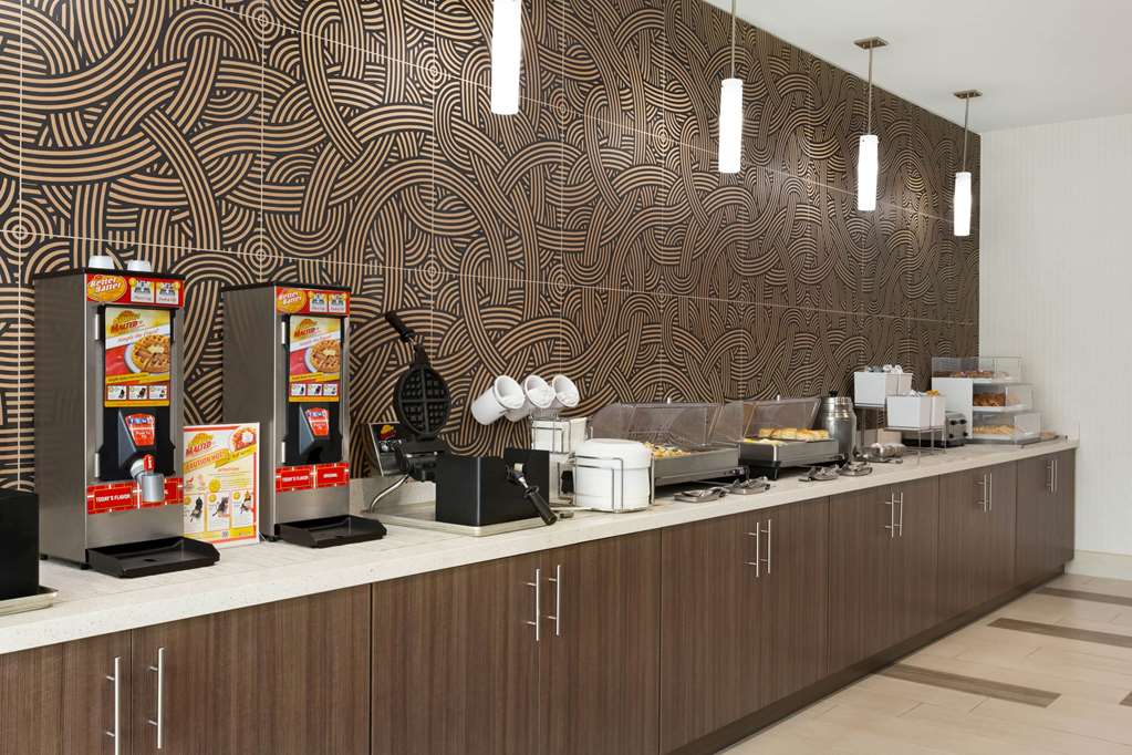 La Quinta Inn & Suites by Wyndham Rock Hill - photo 59