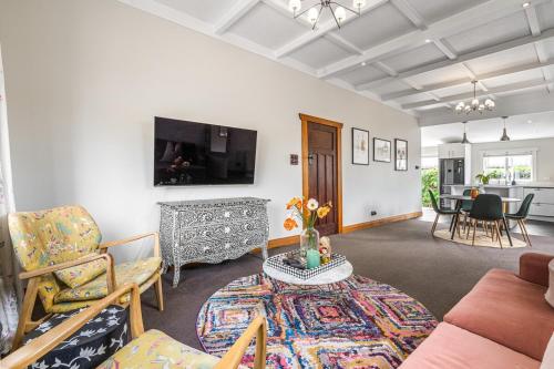 Point Chevalier Life — 4-Star Luxury Hotel in Auckland, New Zealand