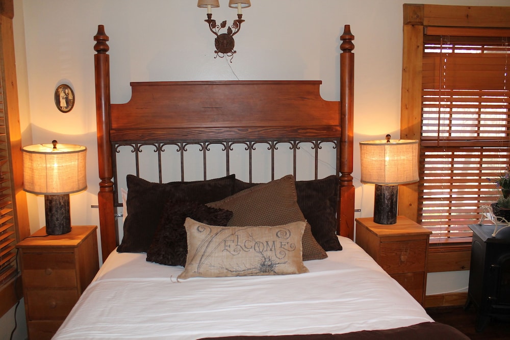 Bear Creek Lodge Cabin Resort - photo 6