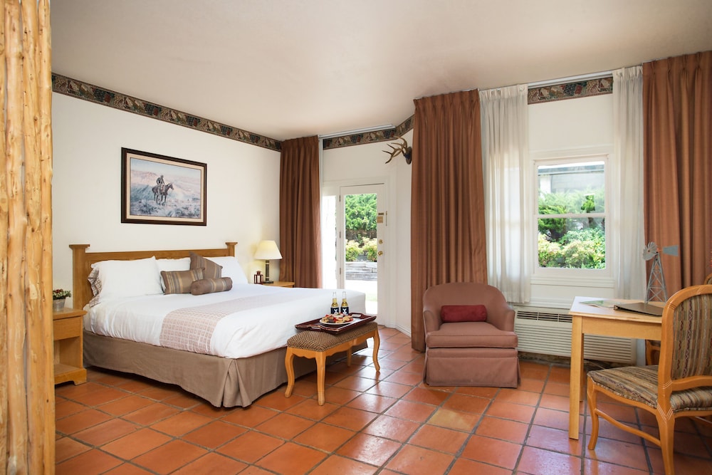 Y O Ranch Hotel - photo 14