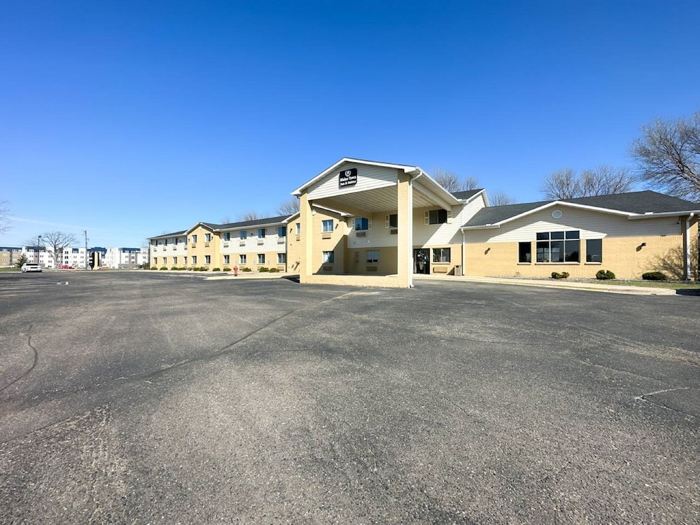 Blaine Town Inn & Suites - photo 34
