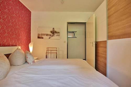 Am Rosenhain 14 Appartement 4 — 4-Star Luxury Hotel in Timmendorfer Strand, Germany