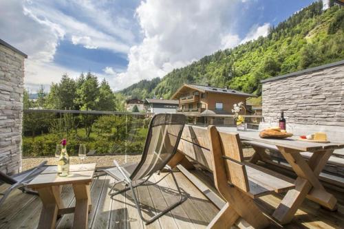 Residenz Wildkogelbahnen Top 15 — 4-Star Luxury Hotel in Neukirchen Am Grossvenediger, Austria