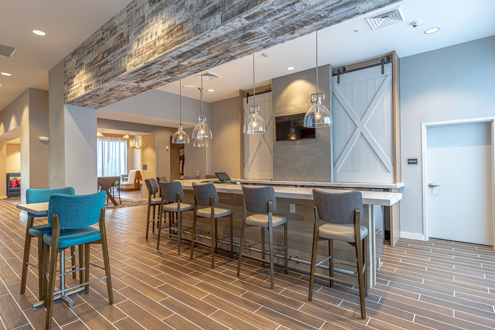 Hampton Inn & Suites Raleigh Midtown - photo 43