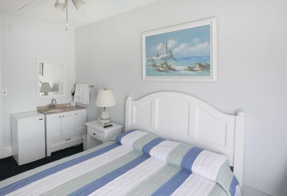 Mayfair Hotel - photo 10