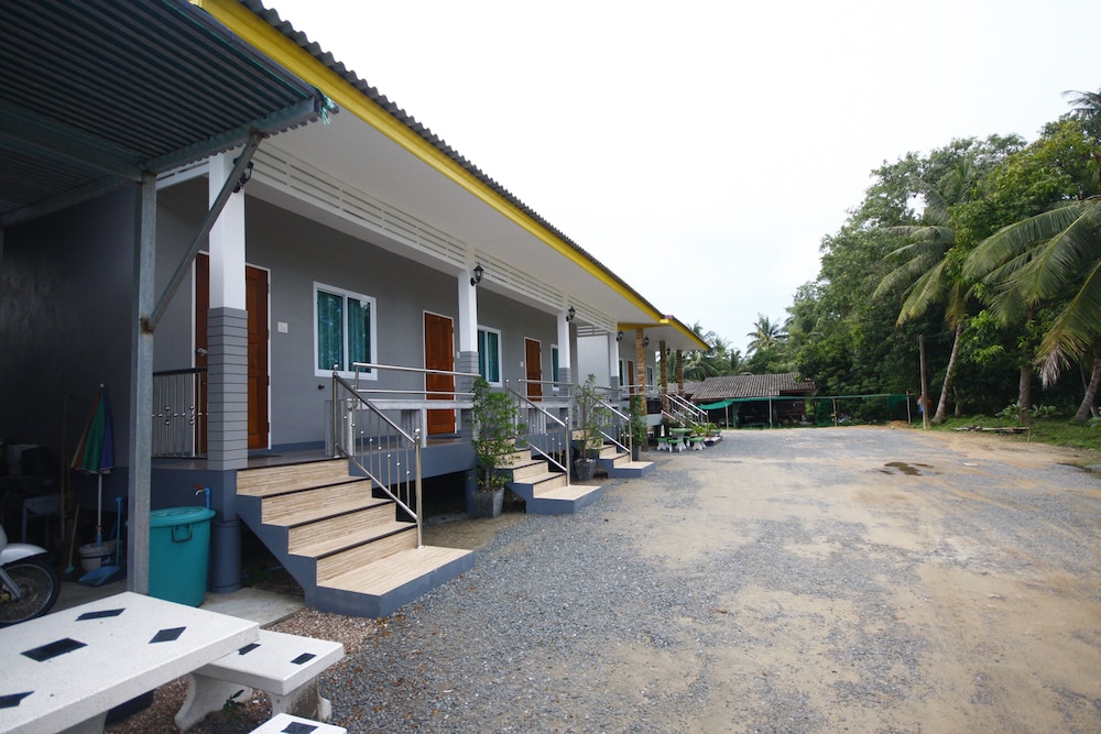 Baan Chalong — Laem Sing