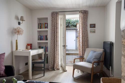 Whitsun Cottage — 4-Star Luxury Hotel in Stow On The Wold, United Kingdom