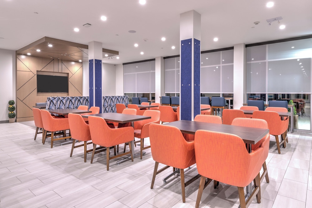 Holiday Inn Express & Suites Austin Airport East by IHG - photo 51