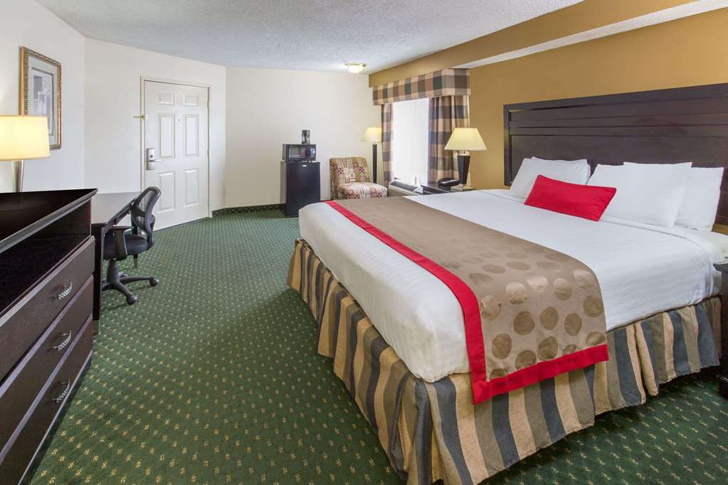 Ramada by Wyndham Ontario - photo 17