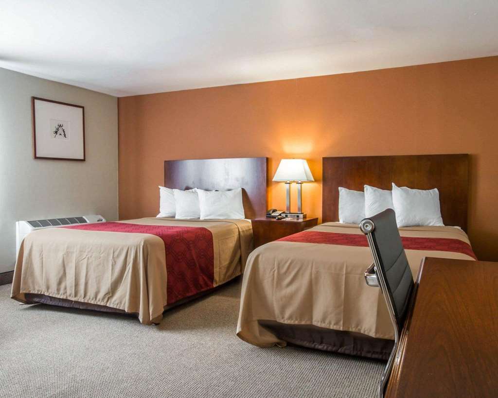 Econo Lodge Lake Region - photo 14