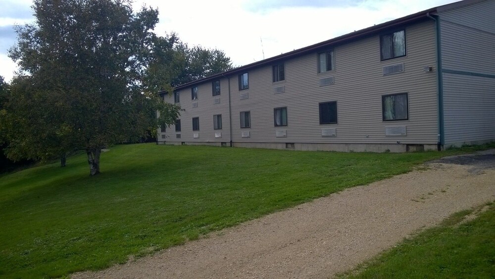 The Travelers Inn - photo 15
