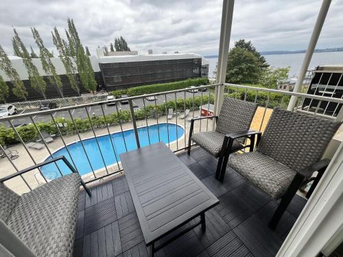 Sunset East 305 — hotel in Kirkland
