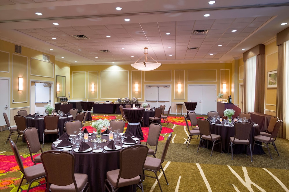 Hilton Garden Inn Edison Raritan Center - photo 31