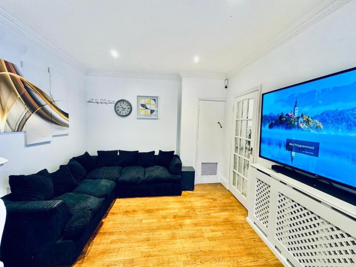 4 Bed Oasis Quiet Culde Sac - carbon neutral hotel in Erith