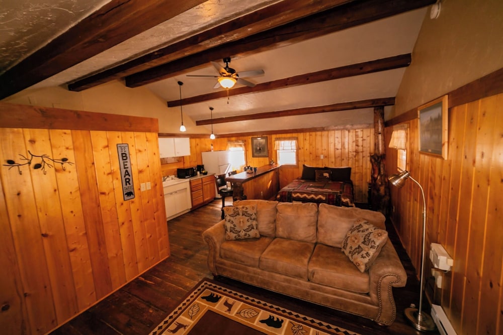 Chinook Winds Motel - photo 13