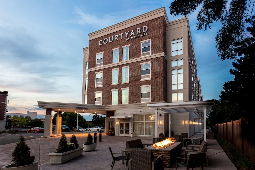 Courtyard by Marriott Rochester Downtown - photo 16