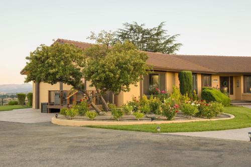ONX WINES Kiler Ranch House Studio Apartment — 4-Star Luxury Hotel in Paso Robles, United States