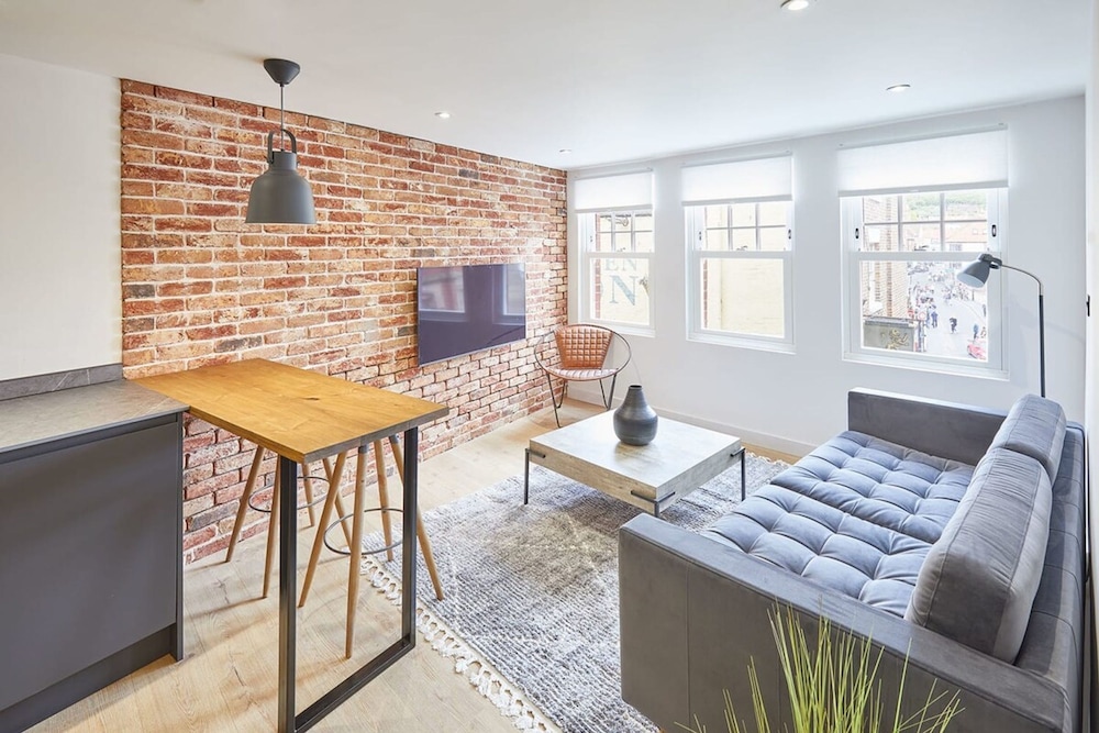 Host Stay Modern Industrial Golden Lion Apartments