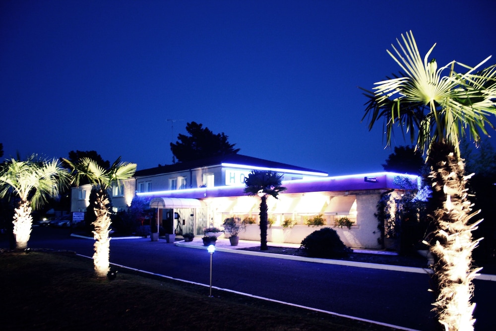 Logis Le Capricorne in Marmande, France