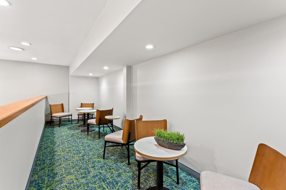 Spark by Hilton Oak Forest - photo 6