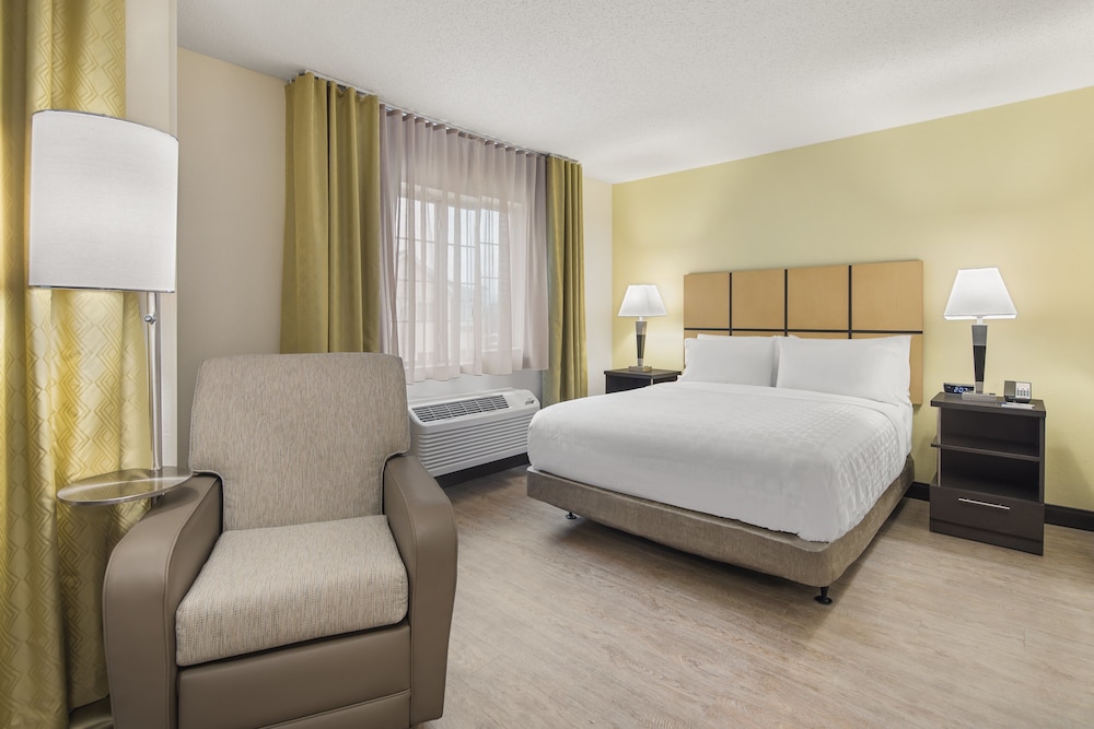 Candlewood Suites Charlotte Arrowood by IHG - photo 7